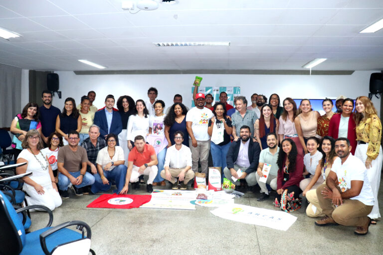 RAÍZES AGROECOLÓGICAS: LANÇAMENTO NA BAHIA   FORTALECE ALIANÇA PELA AGRICULTURA FAMILIAR E SEMENTES CRIOULAS NA BAHIA